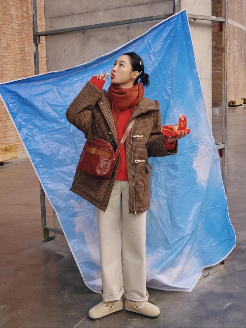 白姐彩色统一图库免费使用攻略-第1张图片