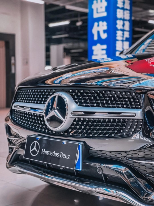 汽车2020年最新款奔驰300汽车2020年最新款解析-第1张图片
