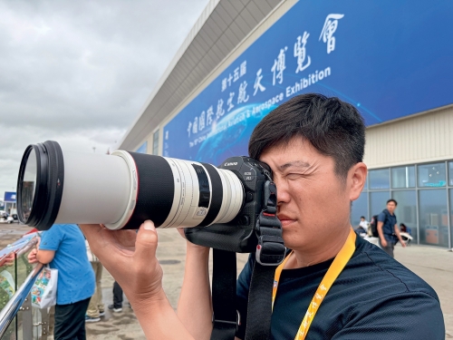 鹰击长空2在线观看鹰击长空2，探索天空的壮丽与挑战