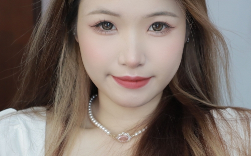 约会欧洲美女约会OL，解锁你的浪漫之旅