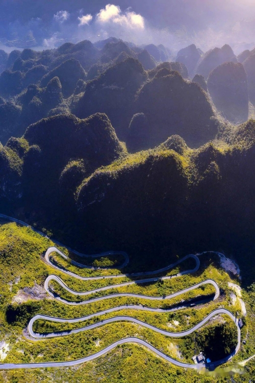 山河网山河网，连接天地间的纽带