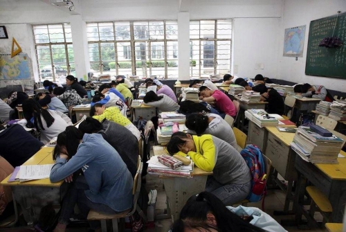 学校社团谁管学校社团逞官威现象分析-第2张图片