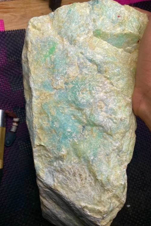 冰种翡翠原石鉴定-第3张图片