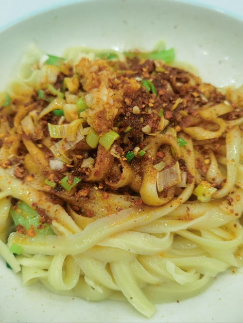 刀削面的做法刀削面，传统美食的魅力