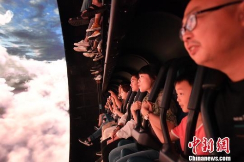 电玩巴士与剑灵，沉浸式体验之旅-第2张图片