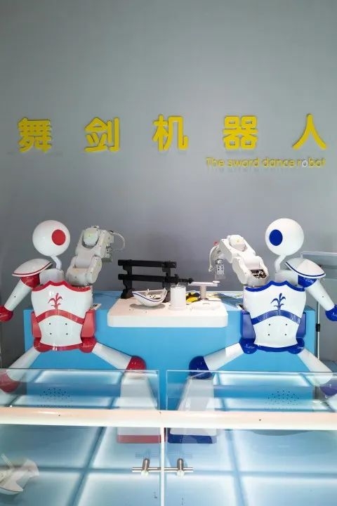 狂爆机器人狂爆机器人，未来工业革命的先锋-第2张图片