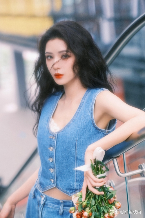 www色小姐，诱惑与诱惑力的交织-第2张图片