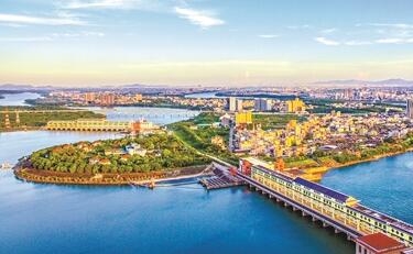 潮州长途汽车站，连接城市与交通的枢纽